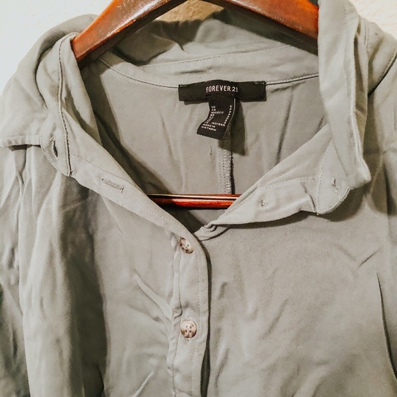 Green Button Down Crop Top - Picture 2 of 3